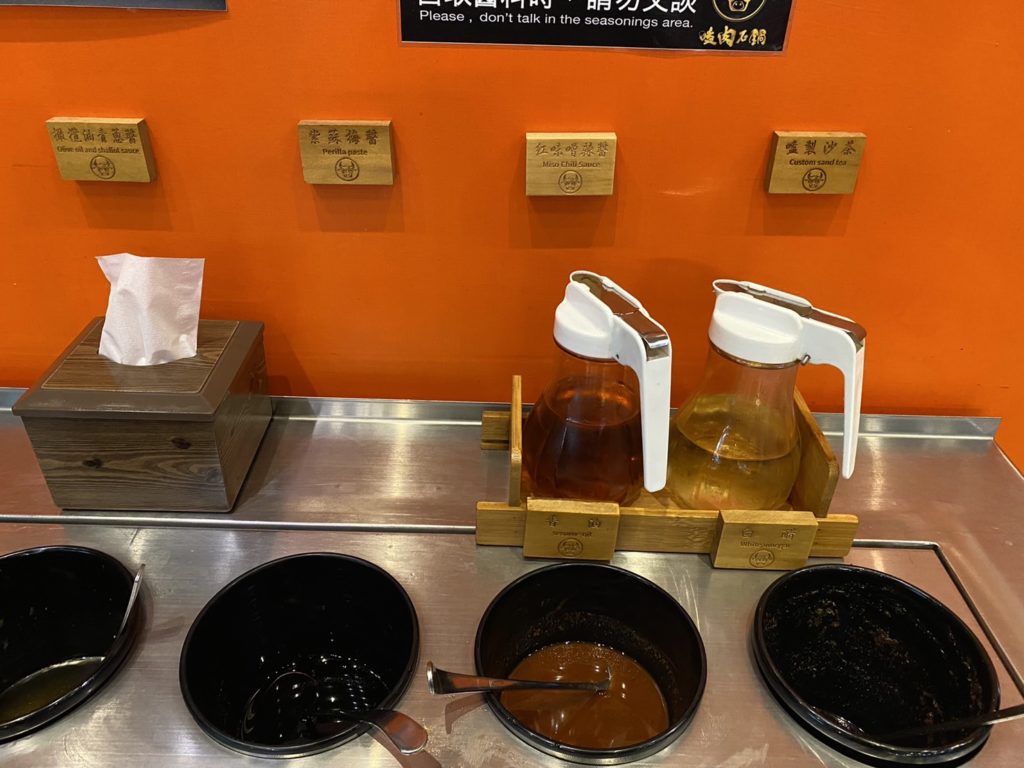 嗑肉石鍋平價火鍋